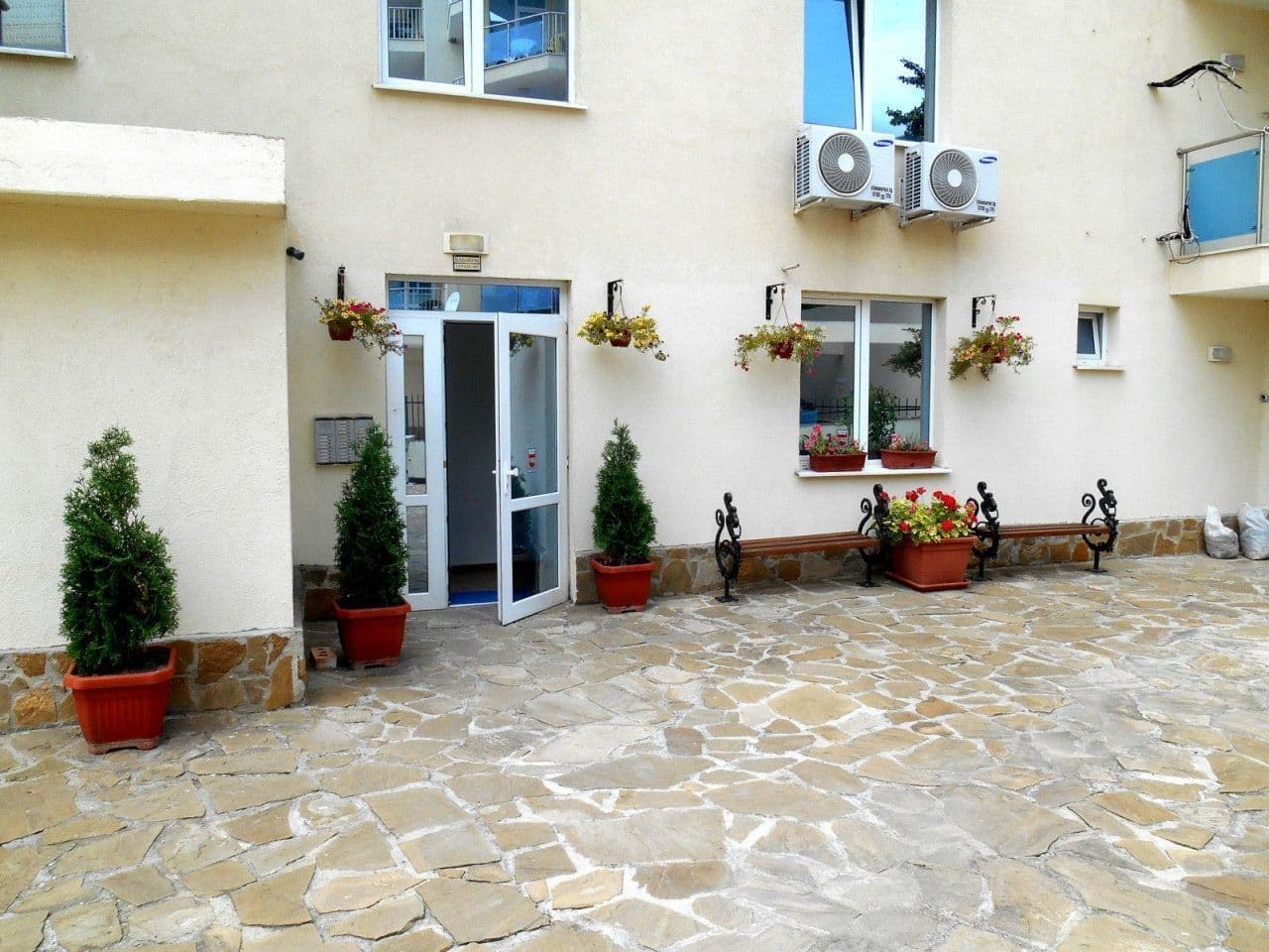 1-Bedroom Apartment in Varna, photo 2