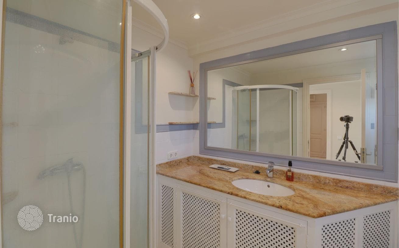 2-Bedroom Penthouse with Partial Sea View in Portals Nous, Mallorca, photo 5