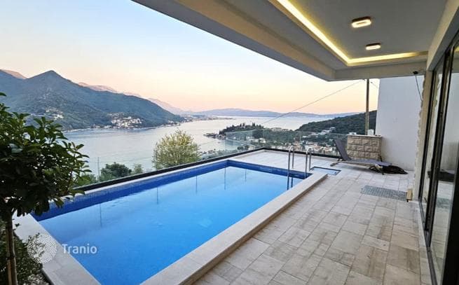 2-Bedroom Villa with Private Pool and Sea View in Herceg Novi, photo 3