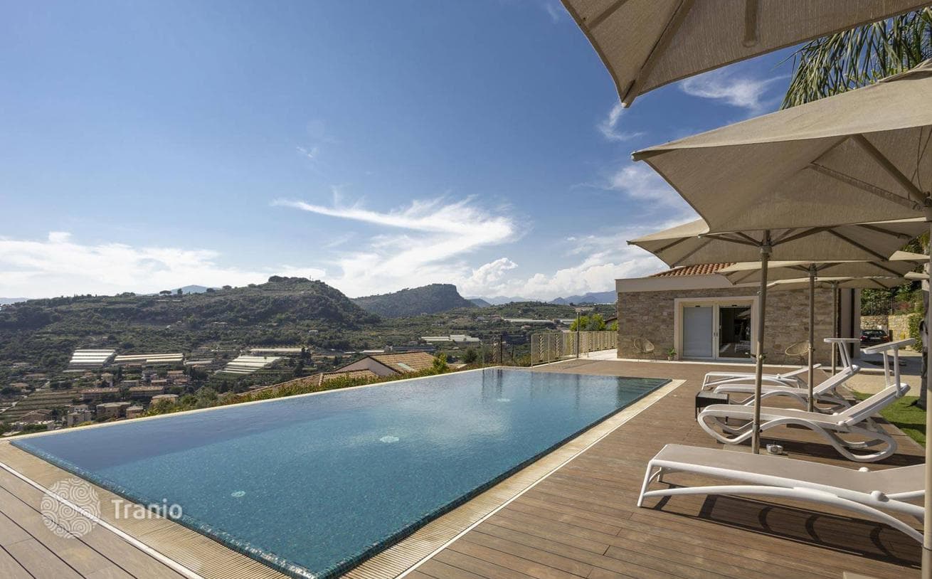 9-Bedroom Villa with Private Pool in Liguria, Italy, photo 3