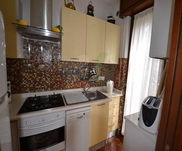 2-Bedroom Apartment in Ospedaletti, photo 5