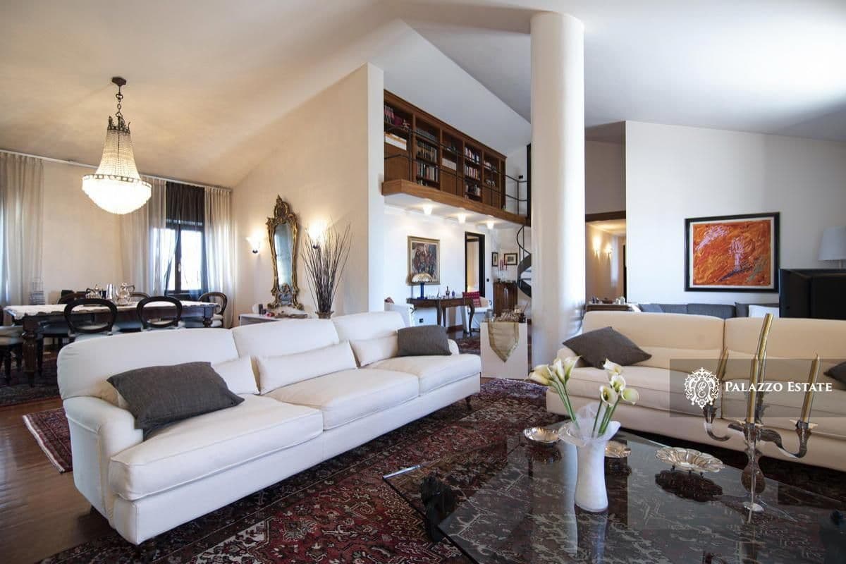 4-Bedroom Apartment in Viareggio, photo 2