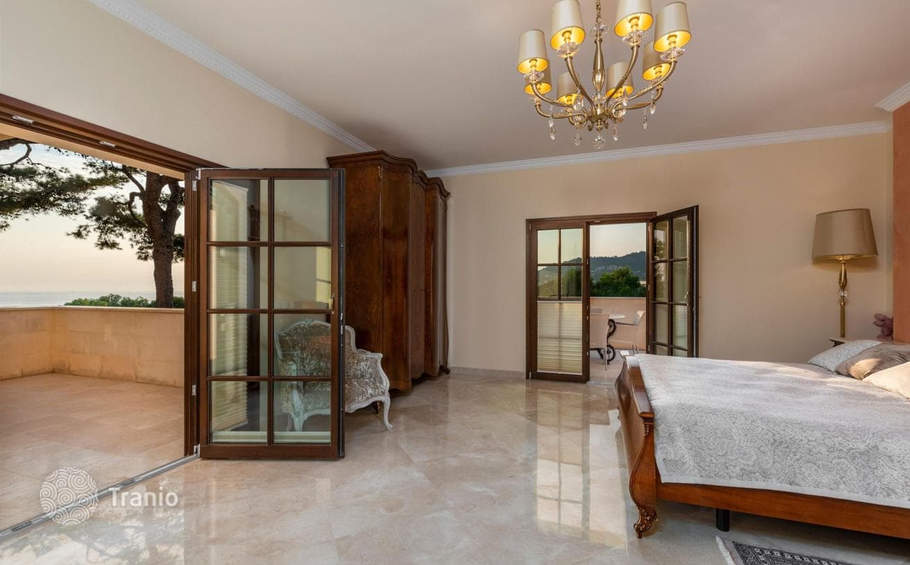 5-Bedroom Villa with Sea View in Paguera, Mallorca, photo 3