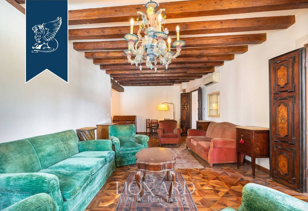 2-Bedroom Apartment in Venice, photo 3