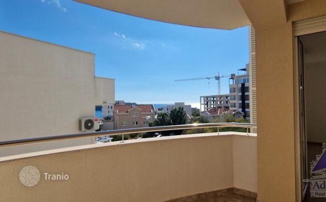 1-Bedroom Apartment with Sea View in Becici, Budva, photo 4
