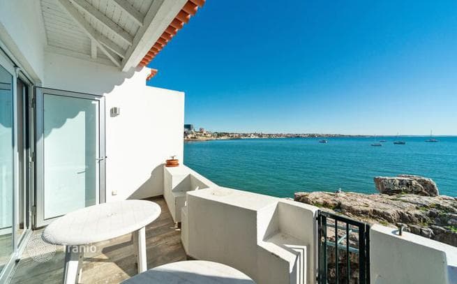 2-Bedroom Villa in Cascais, Portugal, photo 3