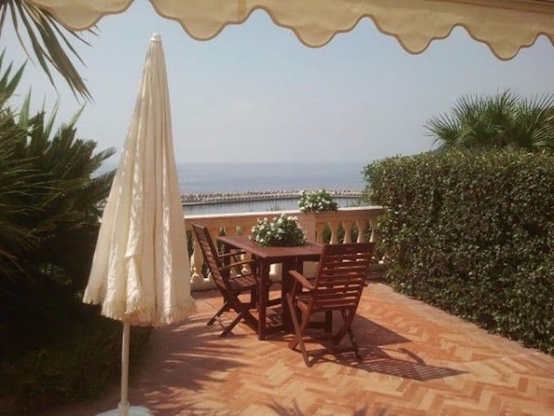 2-Bedroom Apartment in Ospedaletti, photo 2
