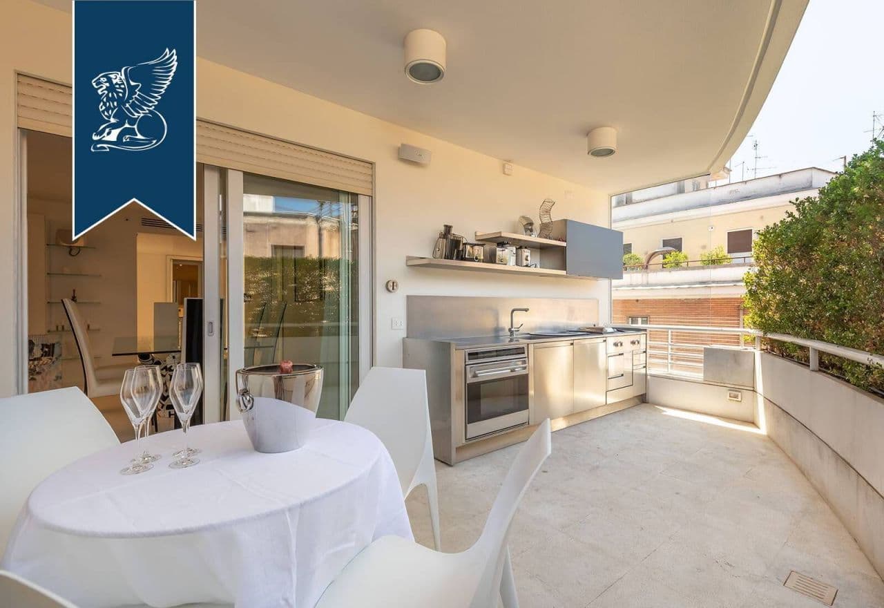 4-Bedroom Apartment in Rome, photo 3