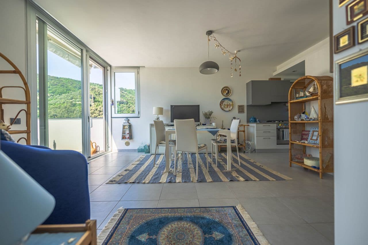2-Bedroom Apartment in Alassio, photo 5