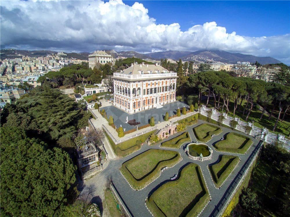 Квартира в Генуе, Италия, 500 м²