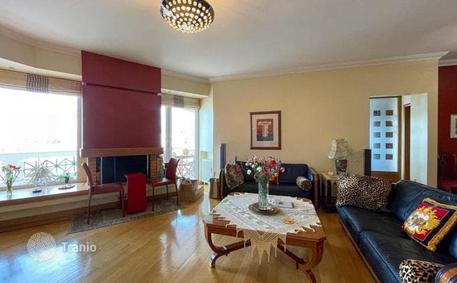 2-Bedroom Penthouse with Sea View and Roof Terrace in Glyfada
