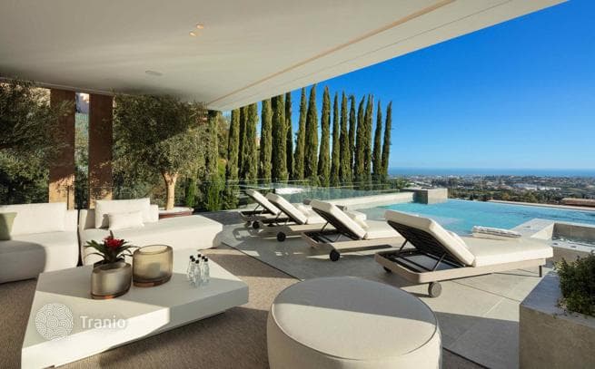 5-Bedroom Villa with Private Pool and Home Theater in Marbella, photo 2