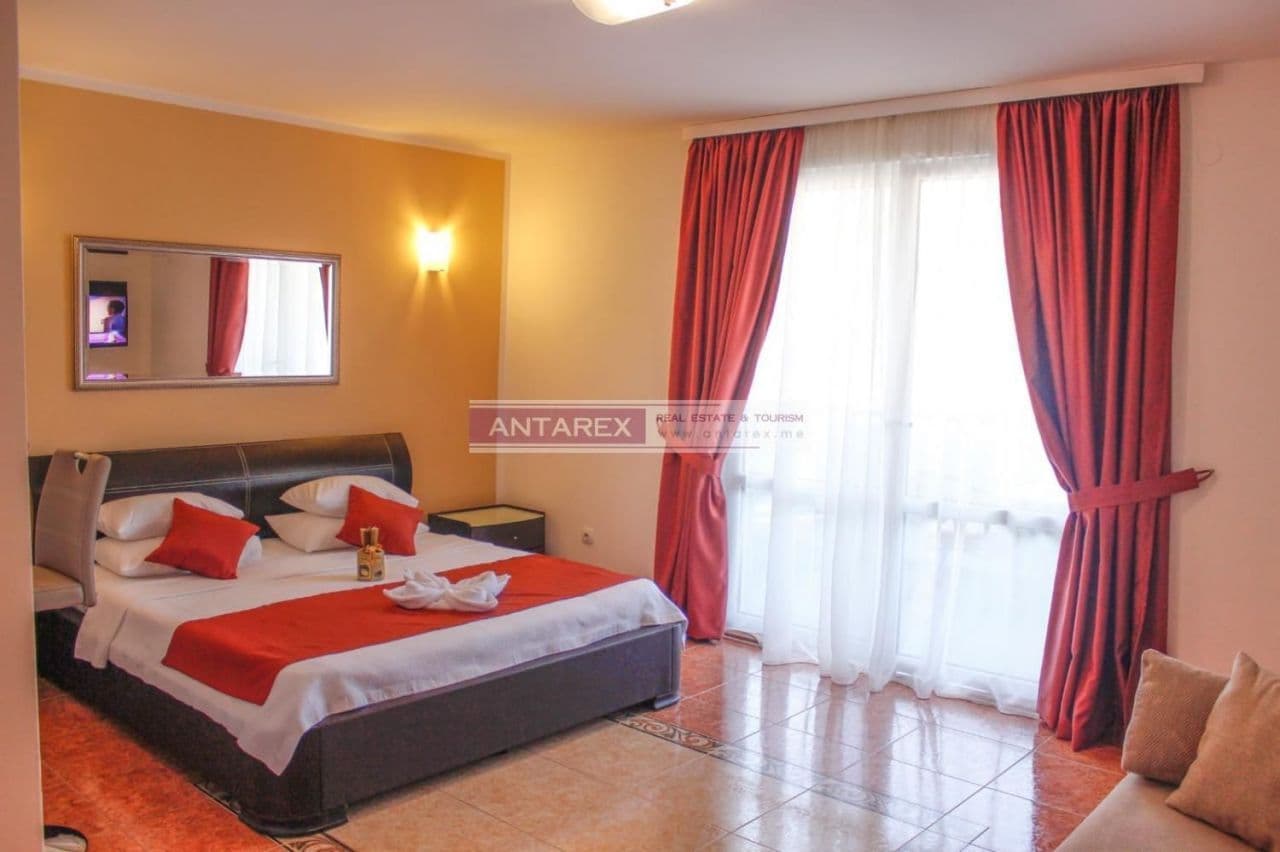 Studio Apartment 300 m from the Beach in Dobrota, photo 4