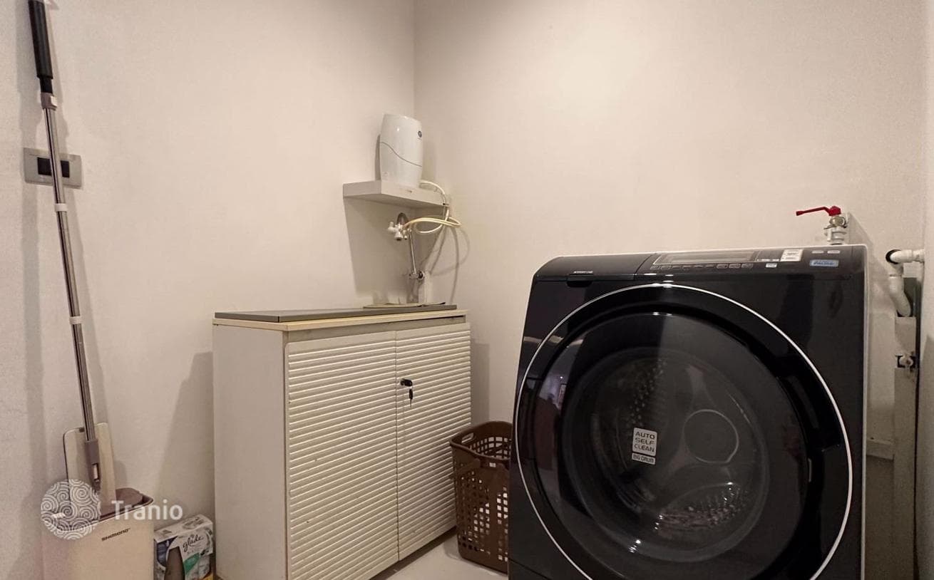 3-Bedroom Condo in Khlong Toei, Bangkok, photo 2