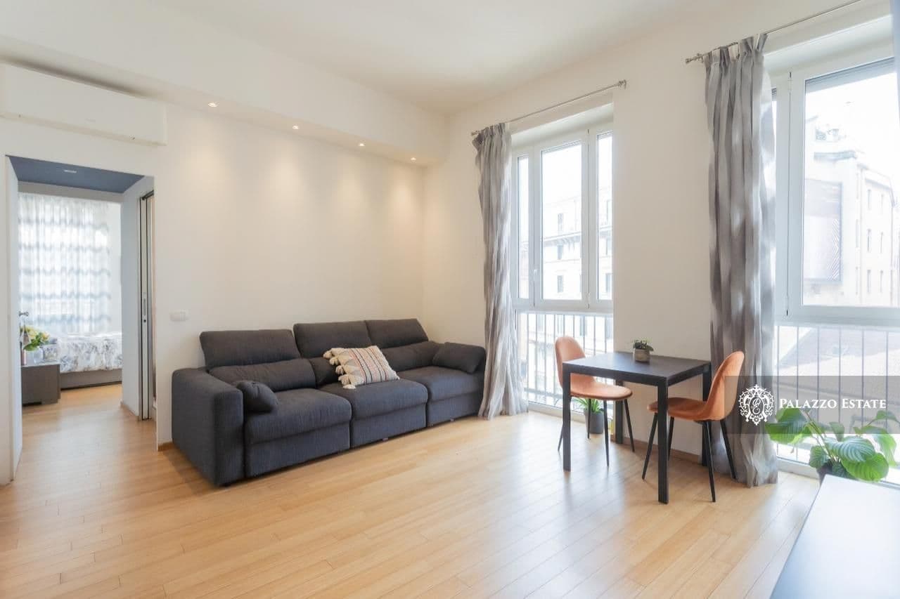 2-Bedroom Apartment in Milan, photo 2