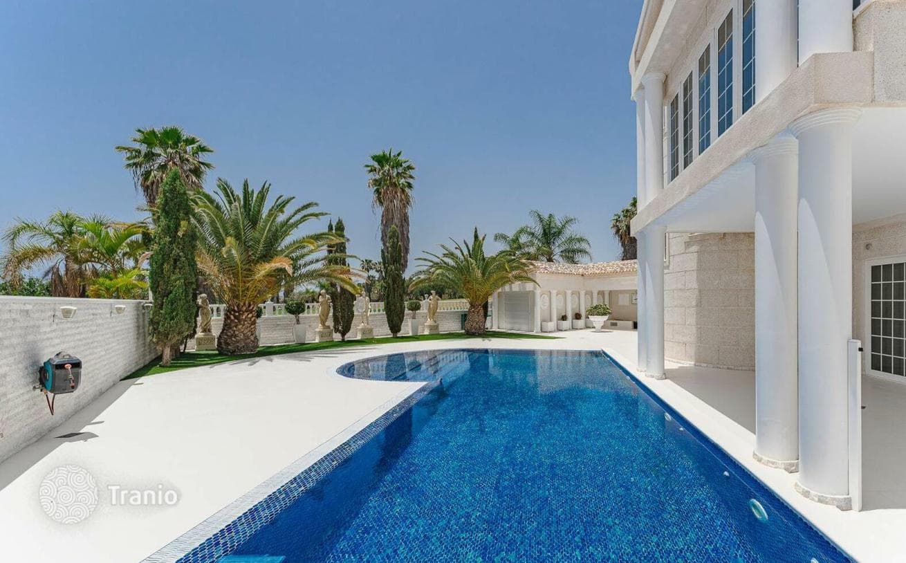 Luxury Villa with Private Pool and Garden in La Caleta, Tenerife, photo 3