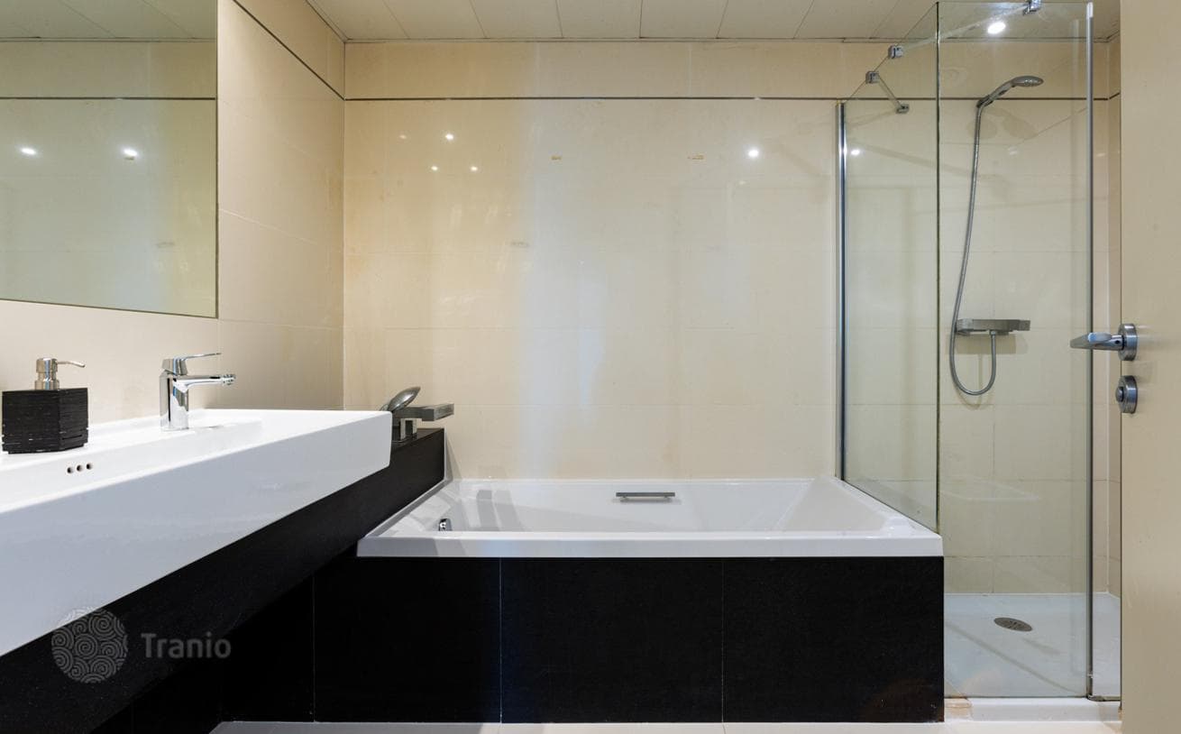 3-Bedroom Penthouse with Terrace and Private Pool in Diagonal Mar, Barcelona