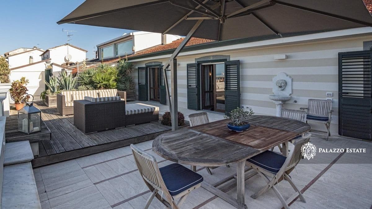 4-Bedroom Apartment in Viareggio, photo 5