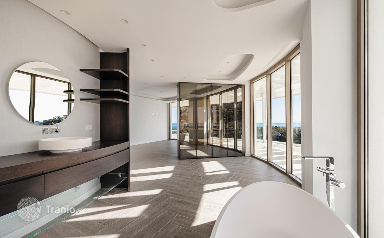 3-Bedroom Apartment in Benahavís, photo 3