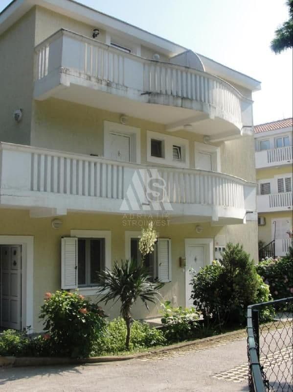 Apartment in Baosici, Montenegro