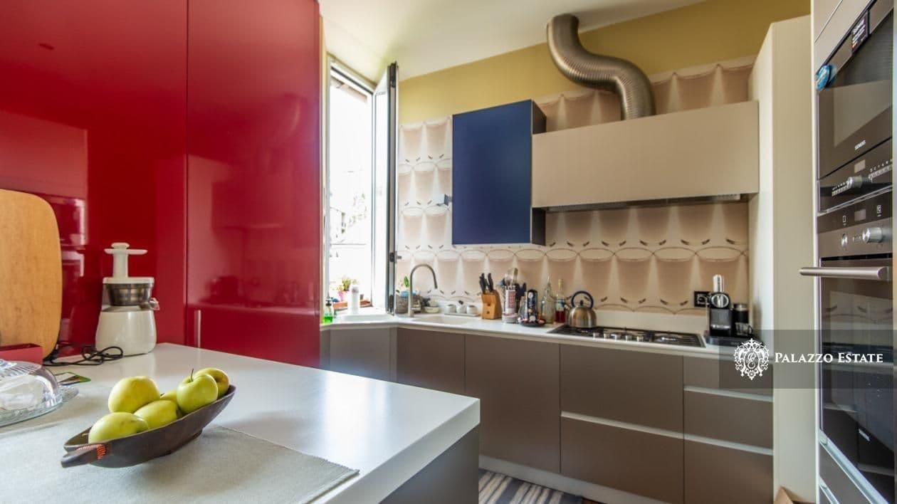 2-Bedroom Apartment in Milan, photo 2