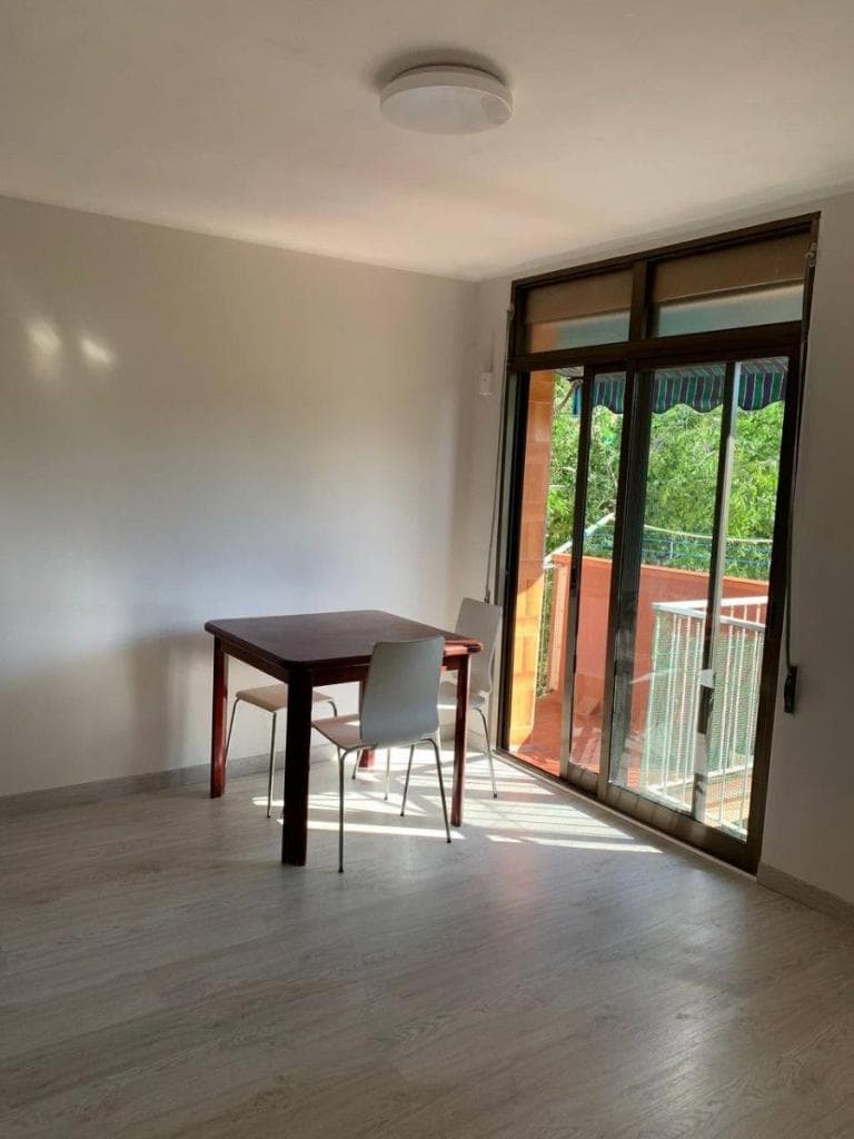 2-Bedroom Apartment in Barcelona, photo 2