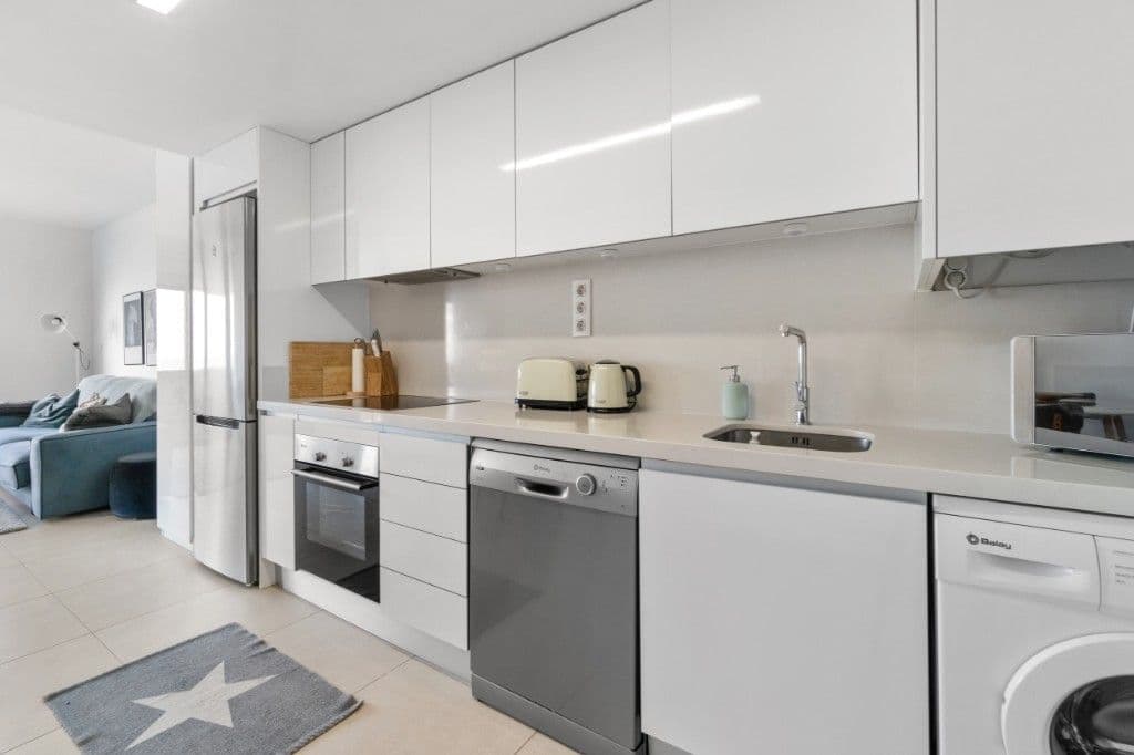 2-Bedroom Apartment in Punta Prima, photo 3