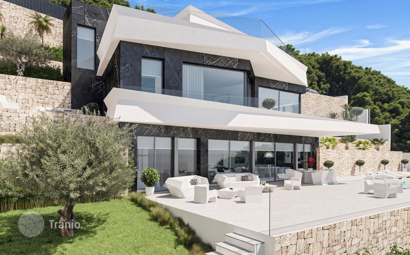 Villa with Sea and Mountain Views in Calpe