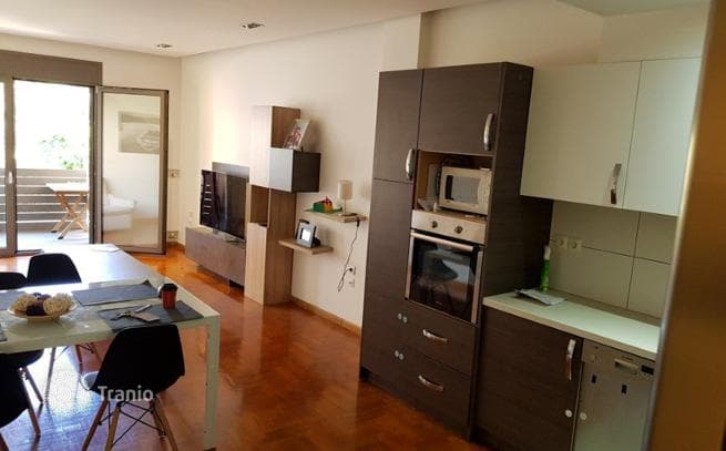 3-Bedroom Luxury Apartment with Garden and Garage in Athens