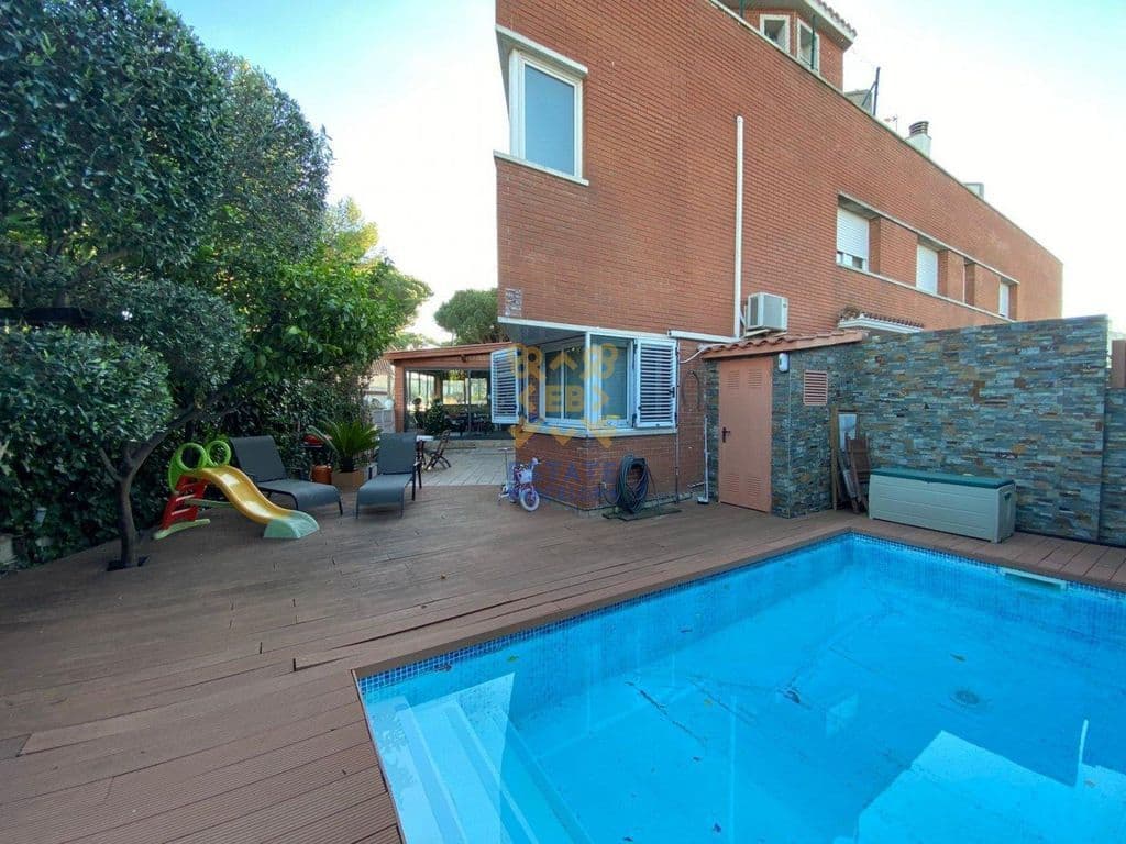 4-Bedroom Townhouse in Barcelona
