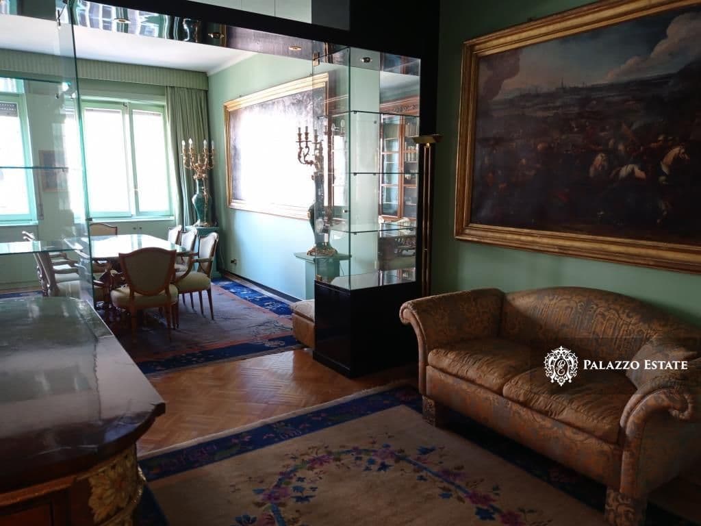1-Bedroom Apartment in Milan, photo 2
