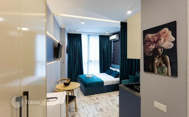 Studio with City and Mountain Views on the Beachfront in Batumi, photo 3