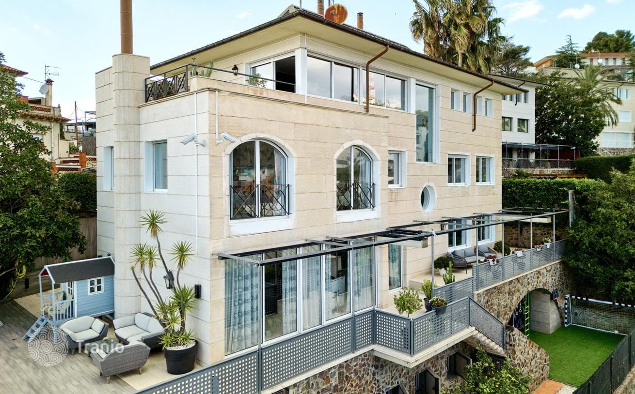 5-Bedroom Townhouse with Private Pool in Esplugues de Llobregat, Barcelona, photo 5