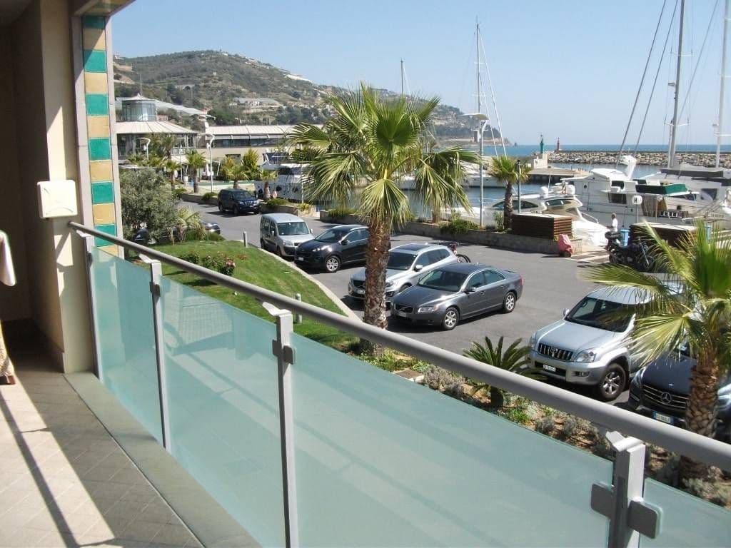 1-Bedroom Apartment in Arma di Taggia