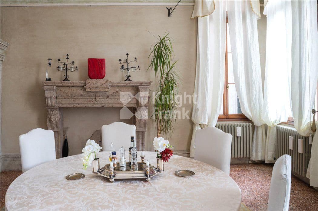 3-Bedroom Apartment in Venice, Italy, photo 5