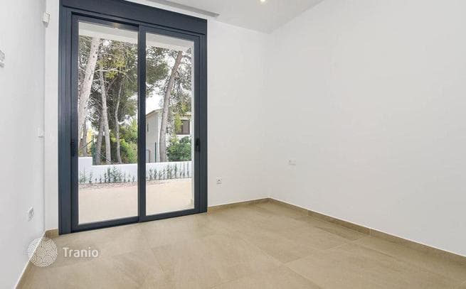 Modern Villa 900 m from the Beach in Calpe