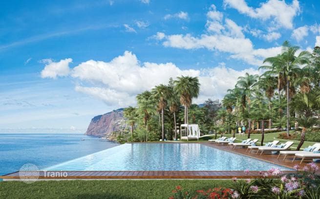 2-Bedroom Apartment with Ocean View in São Martinho, Funchal, Madeira