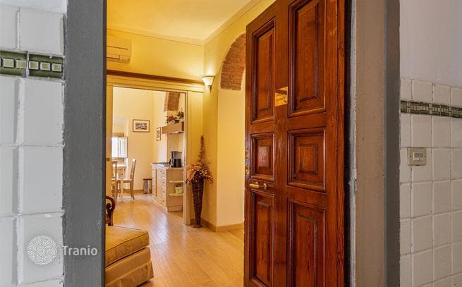 2-Bedroom Apartment with Duomo View in Florence City Center, photo 5