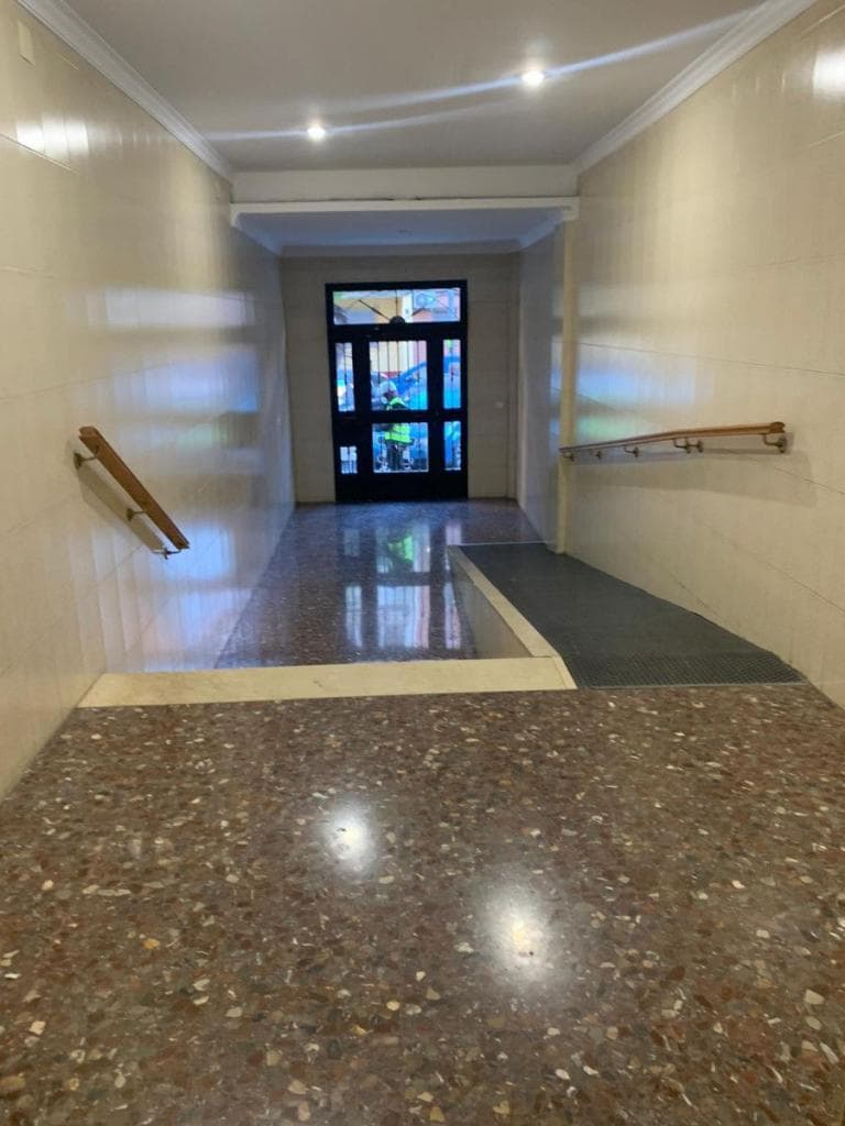 2-Bedroom Apartment in Valencia, photo 3