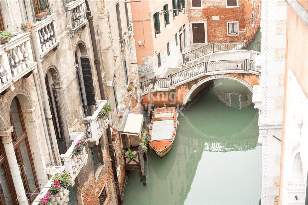 3-Bedroom Apartment in Venice, Italy, photo 2