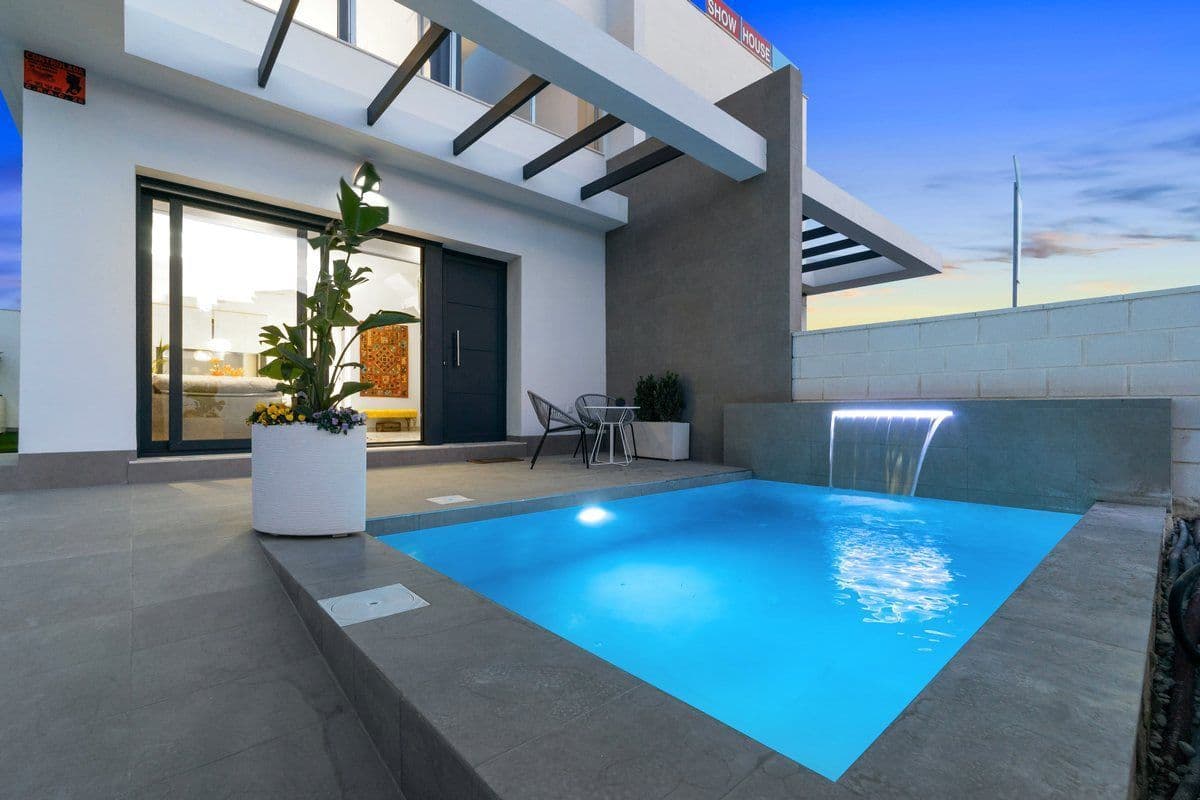 3-Bedroom Townhouse in Villamartin, photo 2