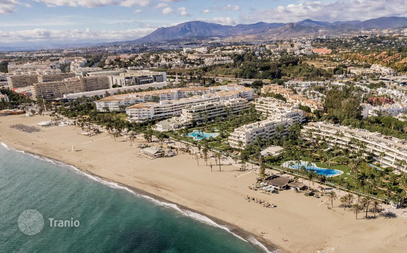3-Bedroom Penthouse Duplex with Sea View in Puerto Banus, Marbella, photo 2