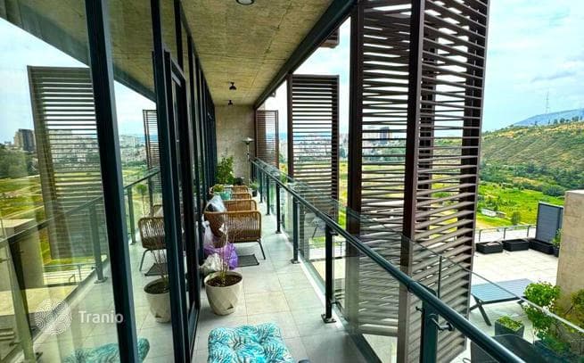 3-Bedroom Apartment with Balconies and Park View in Tbilisi, photo 4
