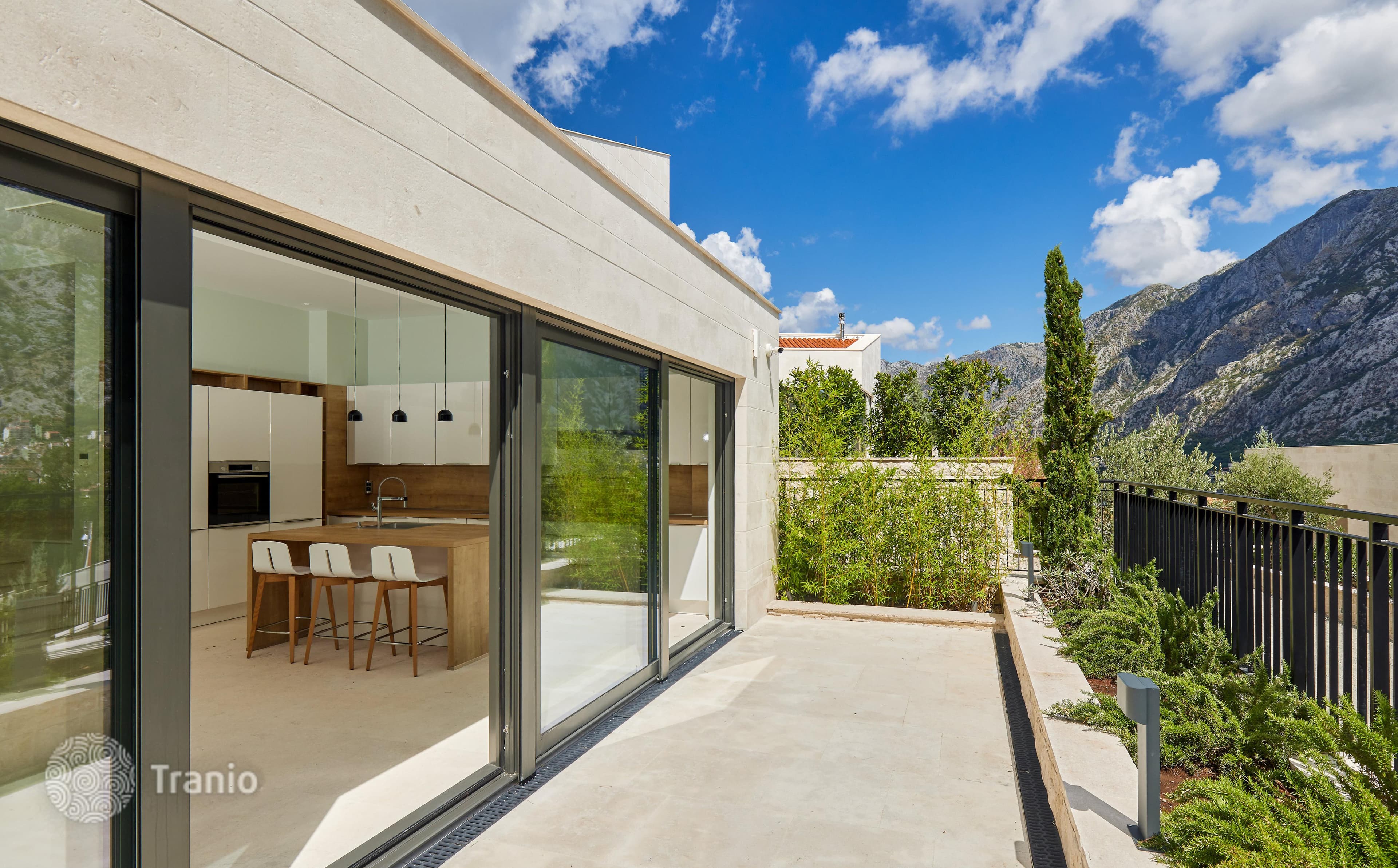 5-Bedroom Villa with Private Pool in Kotor, photo 4