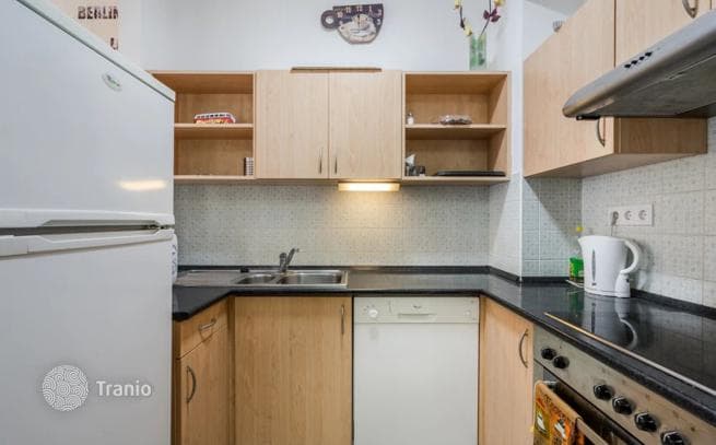 Renovated Apartment with Balcony in District VII, Budapest, photo 3