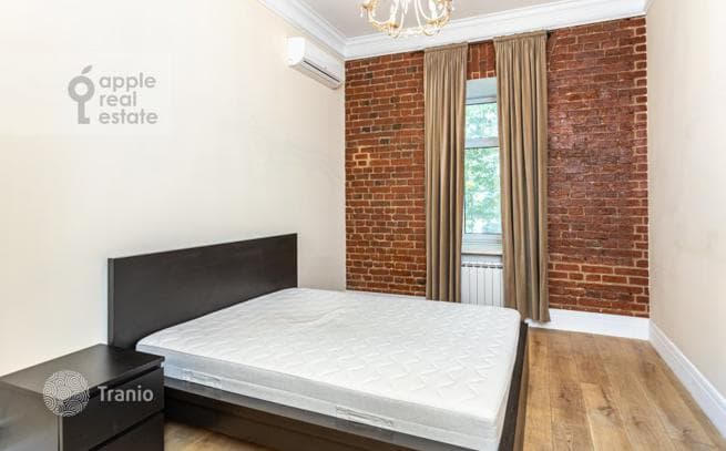2-Bedroom Apartment in Tverskoy District, Moscow