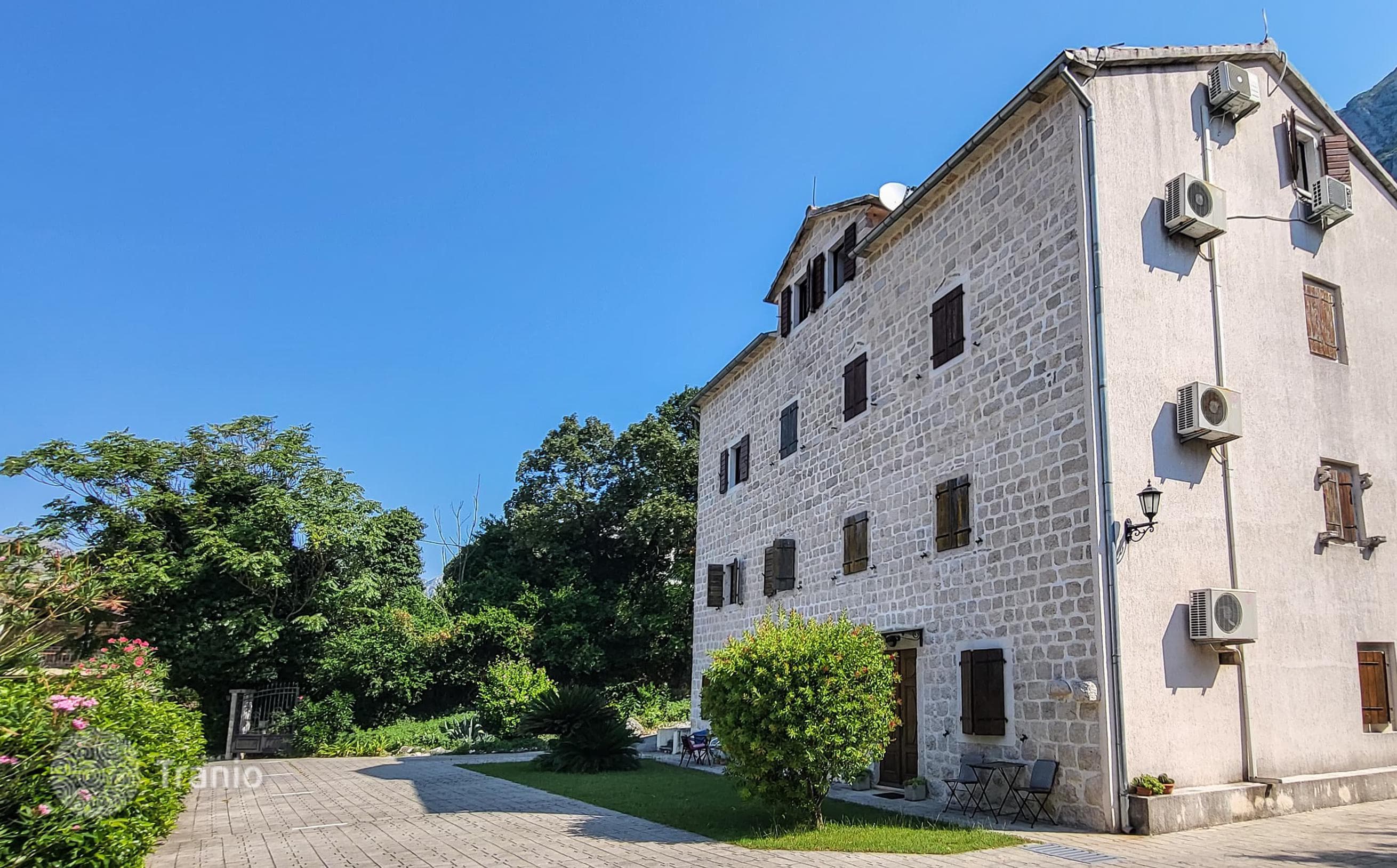 2-Bedroom Apartment in Dobrota, Budva, photo 5