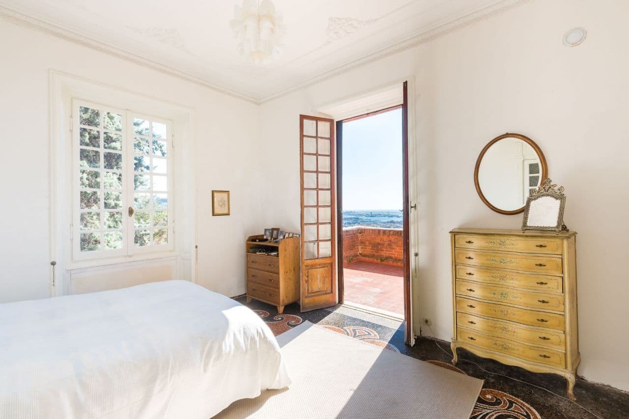 3-Bedroom Apartment in Genoa, photo 2