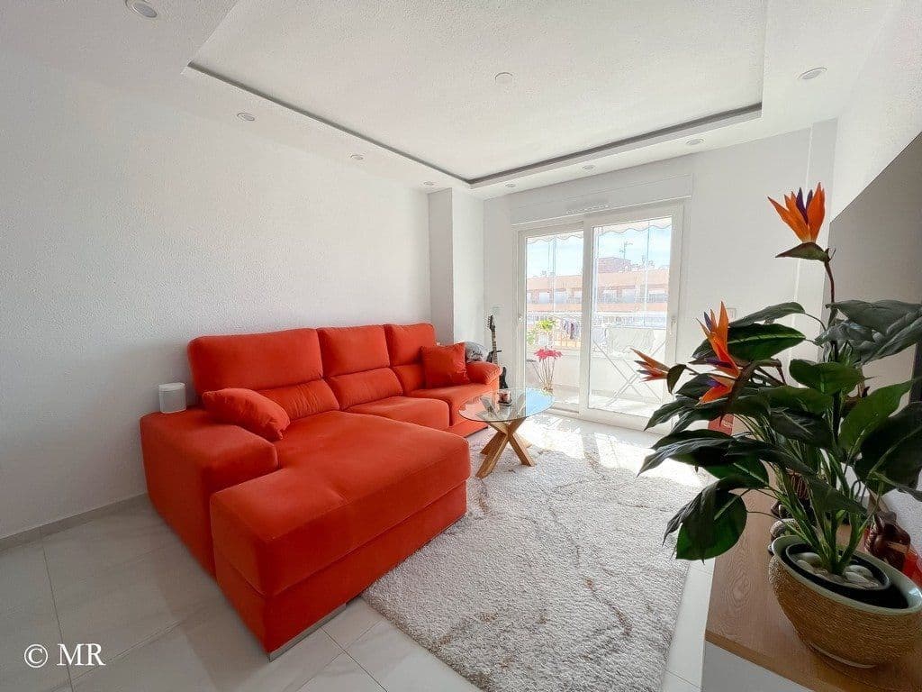 2-Bedroom Penthouse in Punta Prima, photo 3