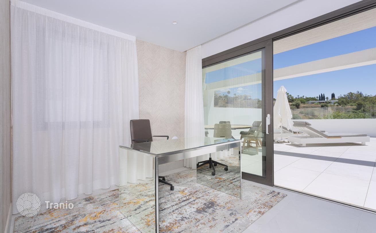 4-Bedroom Penthouse Duplex with Sea View in Epic Marbella, Golden Mile, photo 2